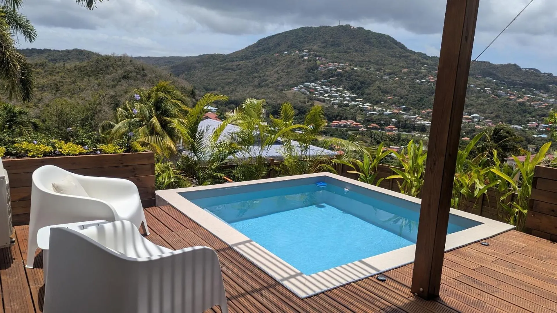 Tropical Haven 2 Pieces Contemporain Avec Piscine Apartman Les Trois-Îlets
